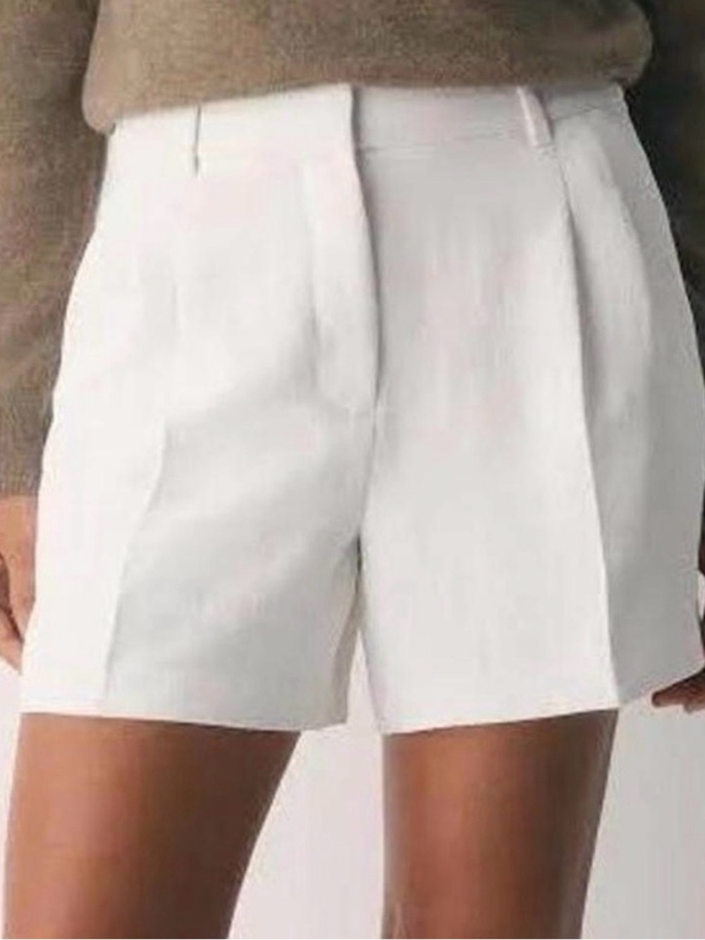 Aritzia Light Birch Effortless Short Mid Thigh